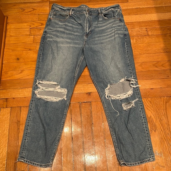 American Eagle Strigid Ripped Mom Jeans in Medium Wash - Picture 2 of 10